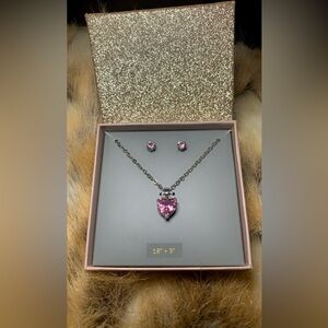 Beautiful Pink heart necklace and stud set